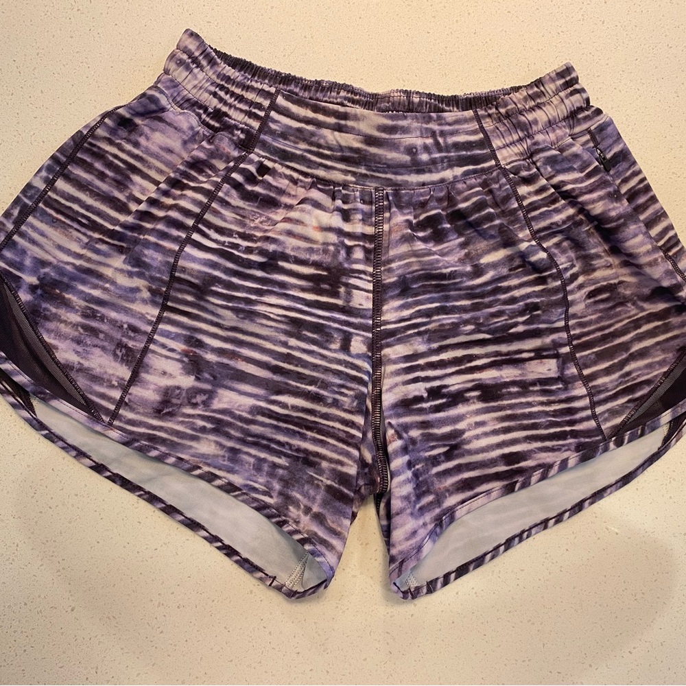 Lululemon Hotty Hot low rise Sz 6 long
